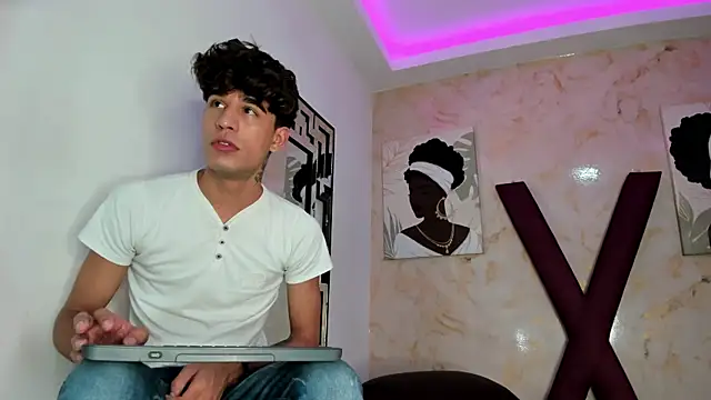 PRETTY COCK1 online show from April 29, 2026, 7:34 am