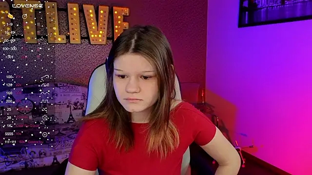 Snapshot of Lunatrend chatting on March 18, 2026, 6:16 am Lunatrend online show from March 18, 2026, 6:16 am