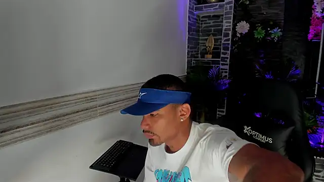 Snapshot of Rpoolrboy chatting on March 11, 2026, 8:36 pm Rpoolrboy online show from March 11, 2026, 8:36 pm