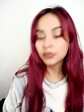 Snapshot of EmiilyFoxx09 chatting on March 7, 2026, 9:59 am EmiilyFoxx09 online show from March 7, 2026, 9:59 am