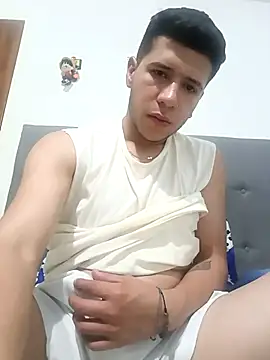 Andrew18ramirez online show from February 16, 2026, 6:01 am