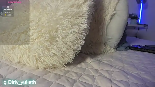 Snapshot of Alejandraa_Ruiz10 chatting on March 20, 2026, 10:44 pm Alejandraa Ruiz10 online show from March 20, 2026, 10:44 pm