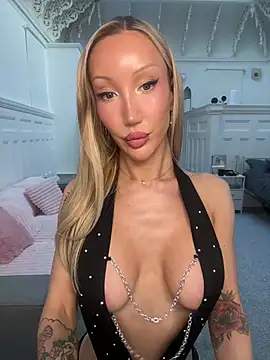 Allana29 online show from May 27, 2026, 7:43 pm