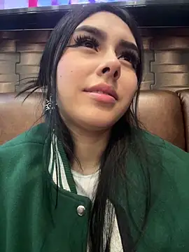 scarlett pinkk1 online show from March 19, 2026, 3:17 am