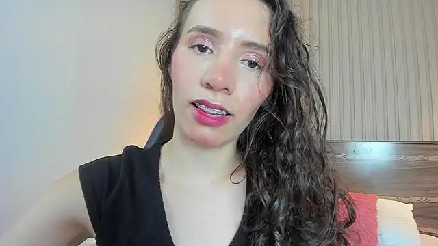 Snapshot of valeryn__rosse chatting on August 3, 2026, 3:47 am valeryn rosse online show from August 3, 2026, 3:47 am