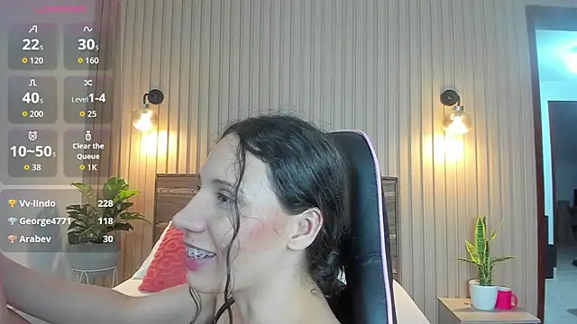 Snapshot of valeryn__rosse chatting on August 4, 2026, 11:37 am valeryn rosse online show from August 4, 2026, 11:37 am