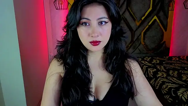 Luvienne online show from February 13, 2026, 7:36 pm