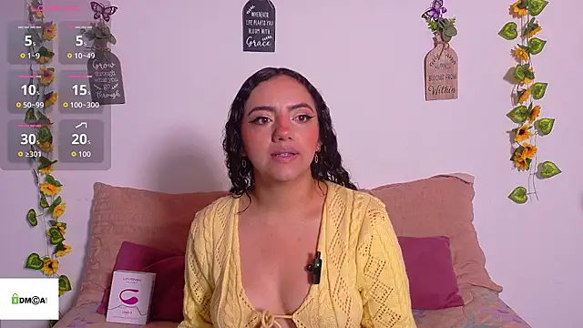Snapshot of emiily_curly chatting on June 4, 2026, 10:20 am emiily curly online show from June 4, 2026, 10:20 am