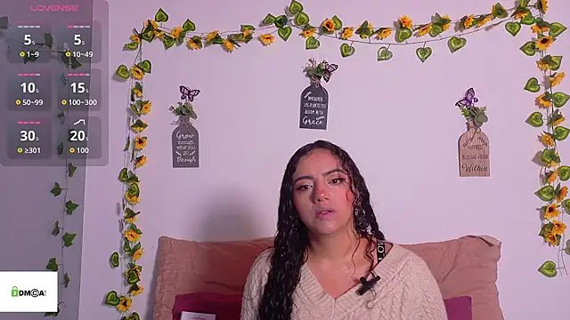 Snapshot of emiily_curly chatting on June 6, 2026, 9:03 am emiily curly online show from June 6, 2026, 9:03 am