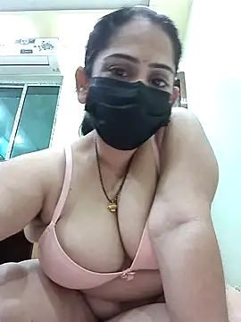 diyam4002 online show from March 1, 2026, 5:24 pm