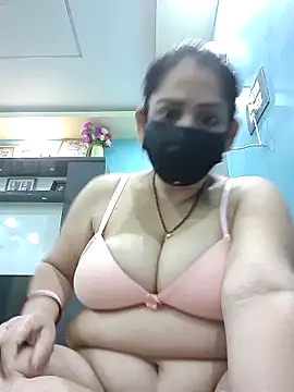 diyam4002 online show from March 21, 2026, 9:25 am