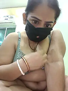 diyam4002 online show from March 20, 2026, 1:34 pm