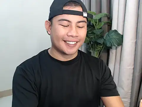 Snapshot of beraldick chatting on March 19, 2026, 4:23 am beraldick online show from March 19, 2026, 4:23 am