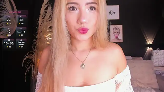 Snapshot of Isa_cortes_ chatting on May 21, 2026, 1:30 pm Isa cortes online show from May 21, 2026, 1:30 pm