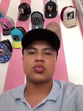 andresmahecha777 online show from March 1, 2026, 2:06 pm