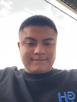 andresmahecha777 online show from February 8, 2026, 9:56 pm