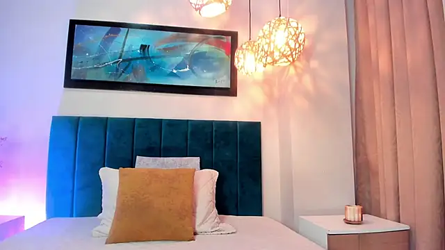 SamanthaWalkeer online show from February 4, 2026, 12:00 pm