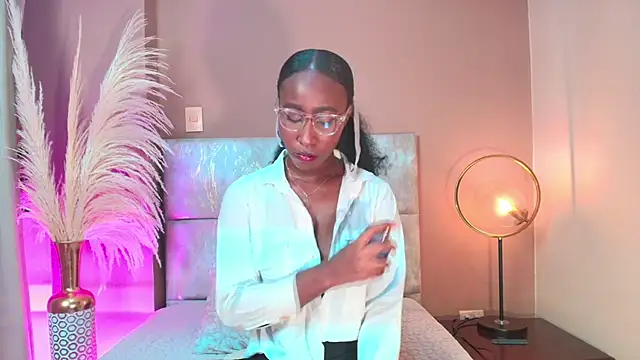 NaomiScottt online show from February 5, 2026, 6:37 pm