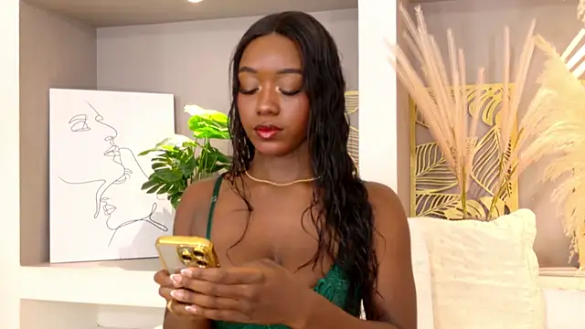 daniellabrown online show from April 27, 2026, 9:46 pm