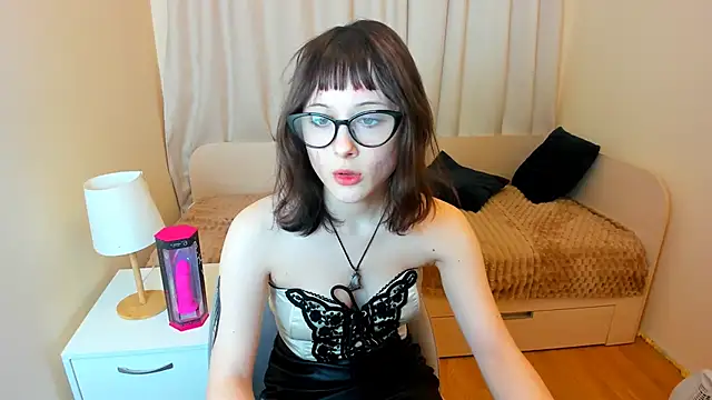 Snapshot of Sunny_Girl_X chatting on February 7, 2026, 1:19 pm Sunny Girl X online show from February 7, 2026, 1:19 pm