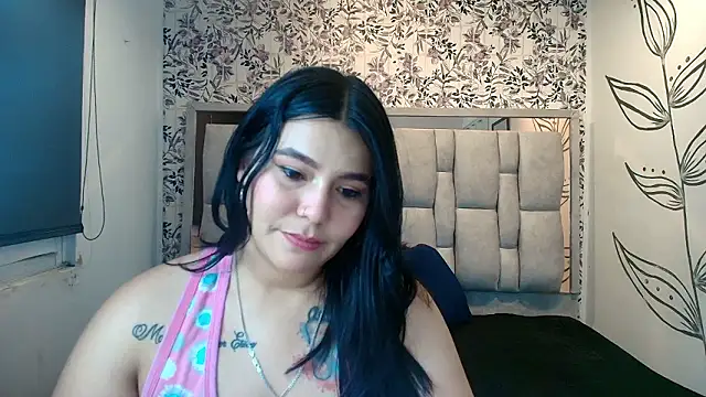 Kelly  Hot  online show from February 2, 2026, 10:31 pm