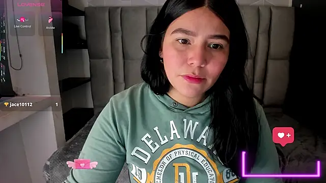 Kelly  Hot  online show from February 1, 2026, 12:14 pm