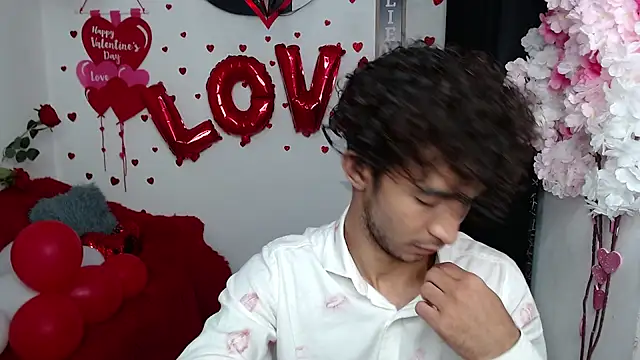 Caius fox online show from February 14, 2026, 11:21 am