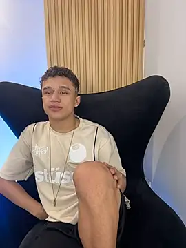Dominik Souza online show from August 3, 2026, 9:04 am
