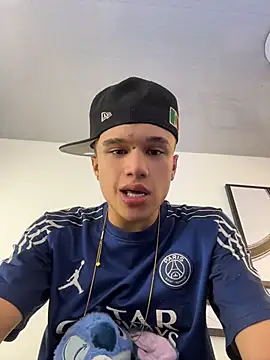 Dominik Souza online show from July 25, 2026, 4:42 am