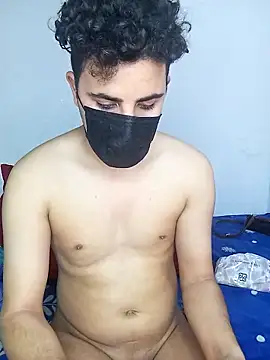 coupl hwaya99 online show from March 15, 2026, 9:44 pm