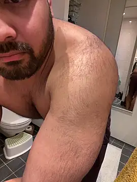 Snapshot of justonce2 chatting on March 18, 2026, 12:14 am justonce2 online show from March 18, 2026, 12:14 am