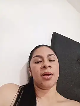Snapshot of luna_pinky chatting on June 20, 2026, 6:40 am luna pinky online show from June 20, 2026, 6:40 am