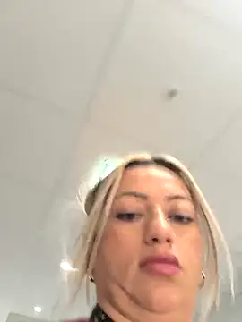 NinaRicci1518 online show from March 14, 2026, 9:32 pm