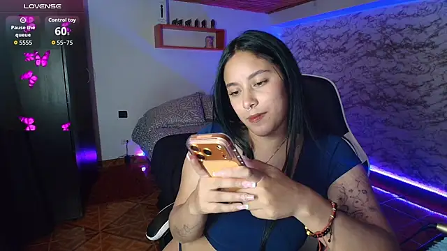 Snapshot of Camila_IRoose chatting on July 14, 2026, 10:05 pm Camila IRoose online show from July 14, 2026, 10:05 pm