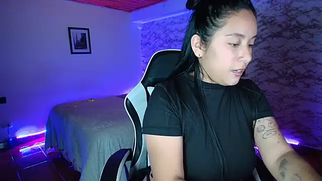 Snapshot of Camila_IRoose chatting on May 11, 2026, 12:56 am Camila IRoose online show from May 11, 2026, 12:56 am