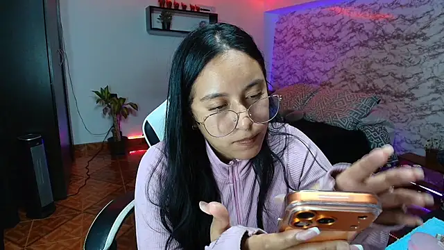 Snapshot of Camila_IRoose chatting on August 5, 2026, 12:59 am Camila IRoose online show from August 5, 2026, 12:59 am