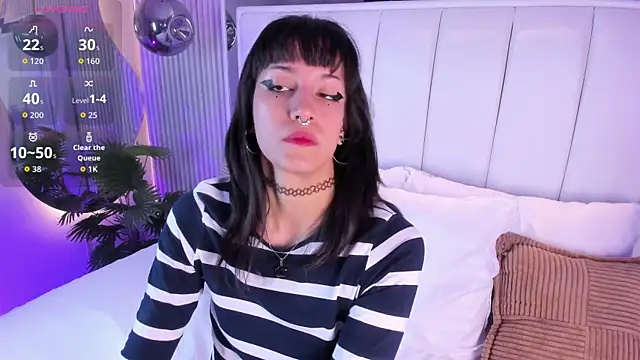ViolettaColinss online show from May 2, 2026, 11:37 am