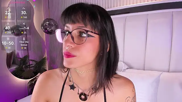 Snapshot of ViolettaColinss chatting on July 17, 2026, 11:40 am ViolettaColinss online show from July 17, 2026, 11:40 am
