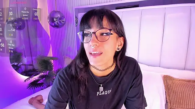 ViolettaColinss online show from April 28, 2026, 11:36 am