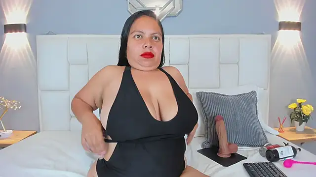 KataThonpson online show from February 24, 2026, 4:02 am