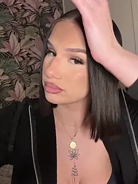 Snapshot of leannabbyy chatting on February 15, 2026, 2:12 am leannabbyy online show from February 15, 2026, 2:12 am