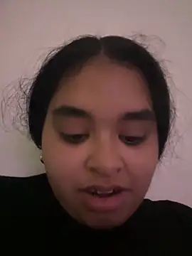 Snapshot of Aloyenita chatting on March 18, 2026, 7:04 pm Aloyenita online show from March 18, 2026, 7:04 pm