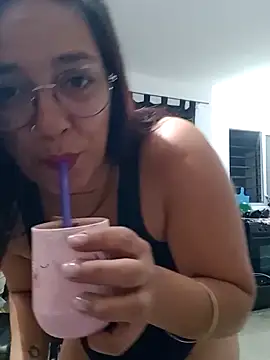 kuramaqueen online show from February 25, 2026, 3:51 am