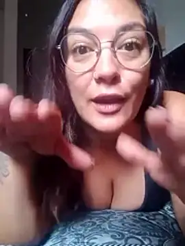 kuramaqueen online show from February 26, 2026, 5:57 pm