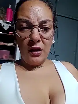 kuramaqueen online show from February 20, 2026, 6:26 am