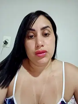 Lilinha23 online show from February 8, 2026, 7:06 am