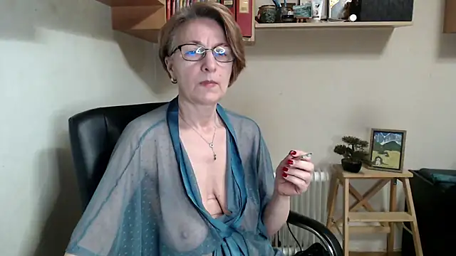 katemodel online show from April 26, 2026, 6:43 am