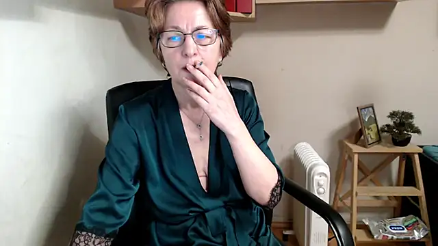 katemodel online show from February 15, 2026, 7:51 am