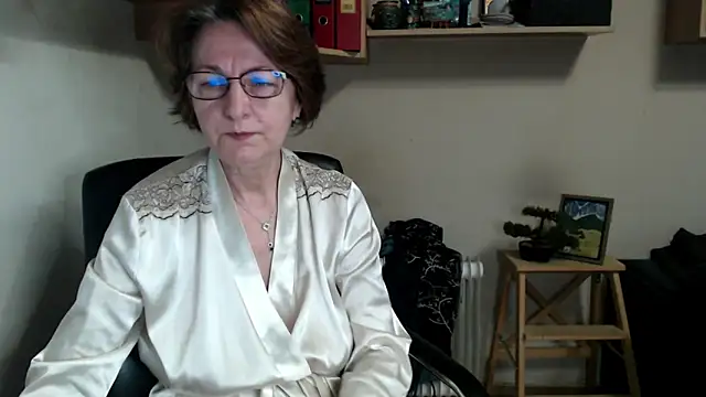 Snapshot of katemodel chatting on June 3, 2026, 6:58 am katemodel online show from June 3, 2026, 6:58 am