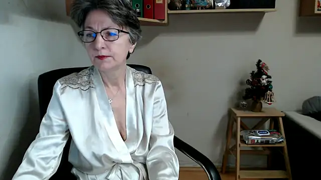 katemodel online show from December 21, 2025, 7:54 am